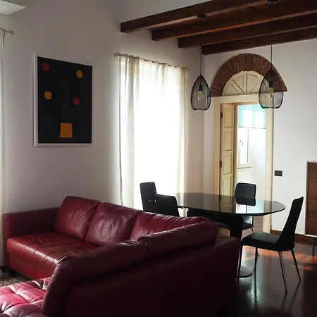Spacious On Darsena And Naviglio Grande 米兰