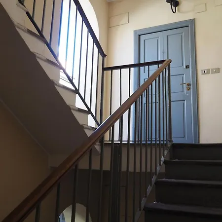 Spacious On Darsena And Naviglio Grande