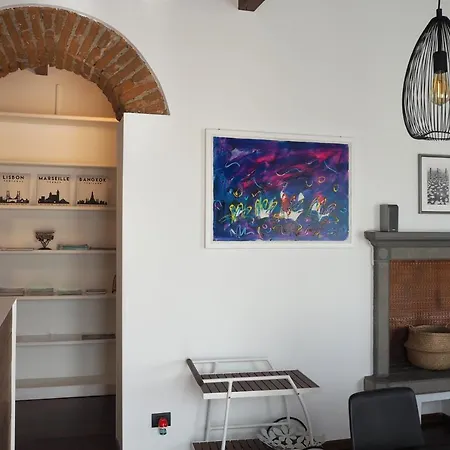 Spacious On Darsena And Naviglio Grande